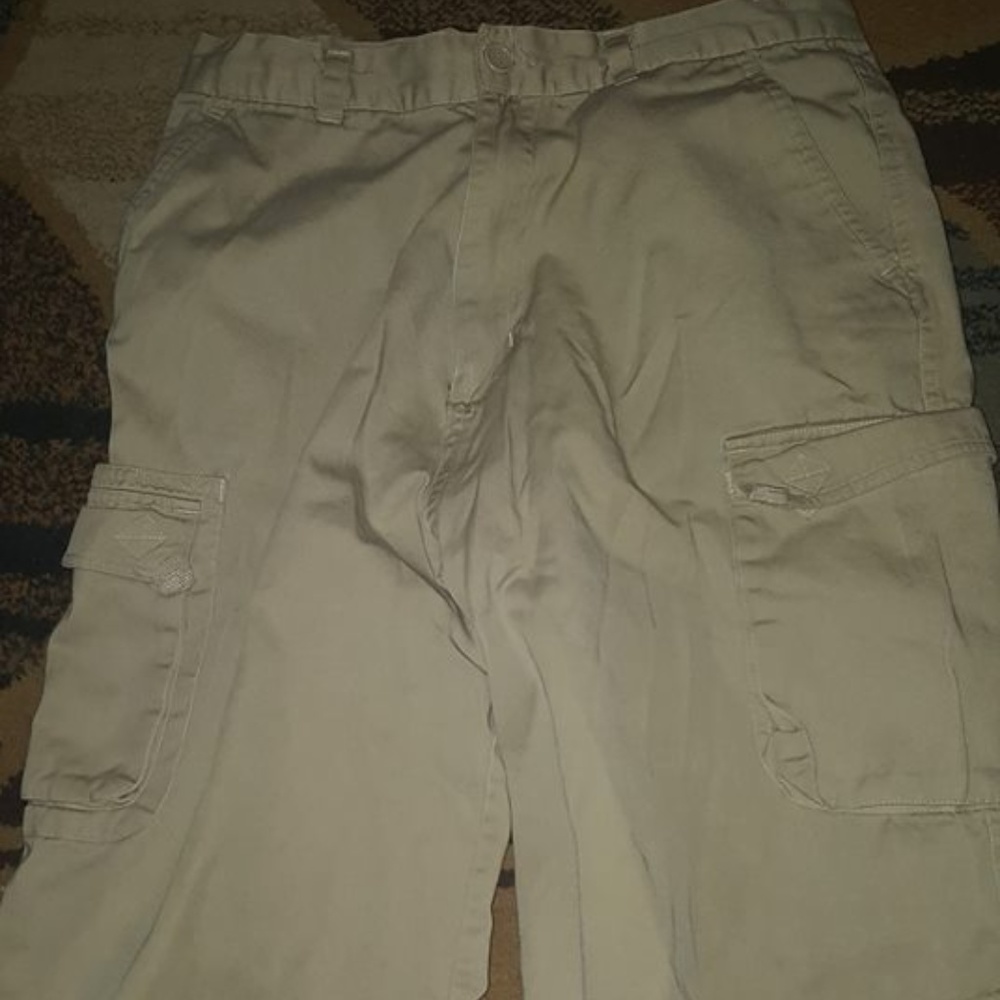 khaki cargo shorts